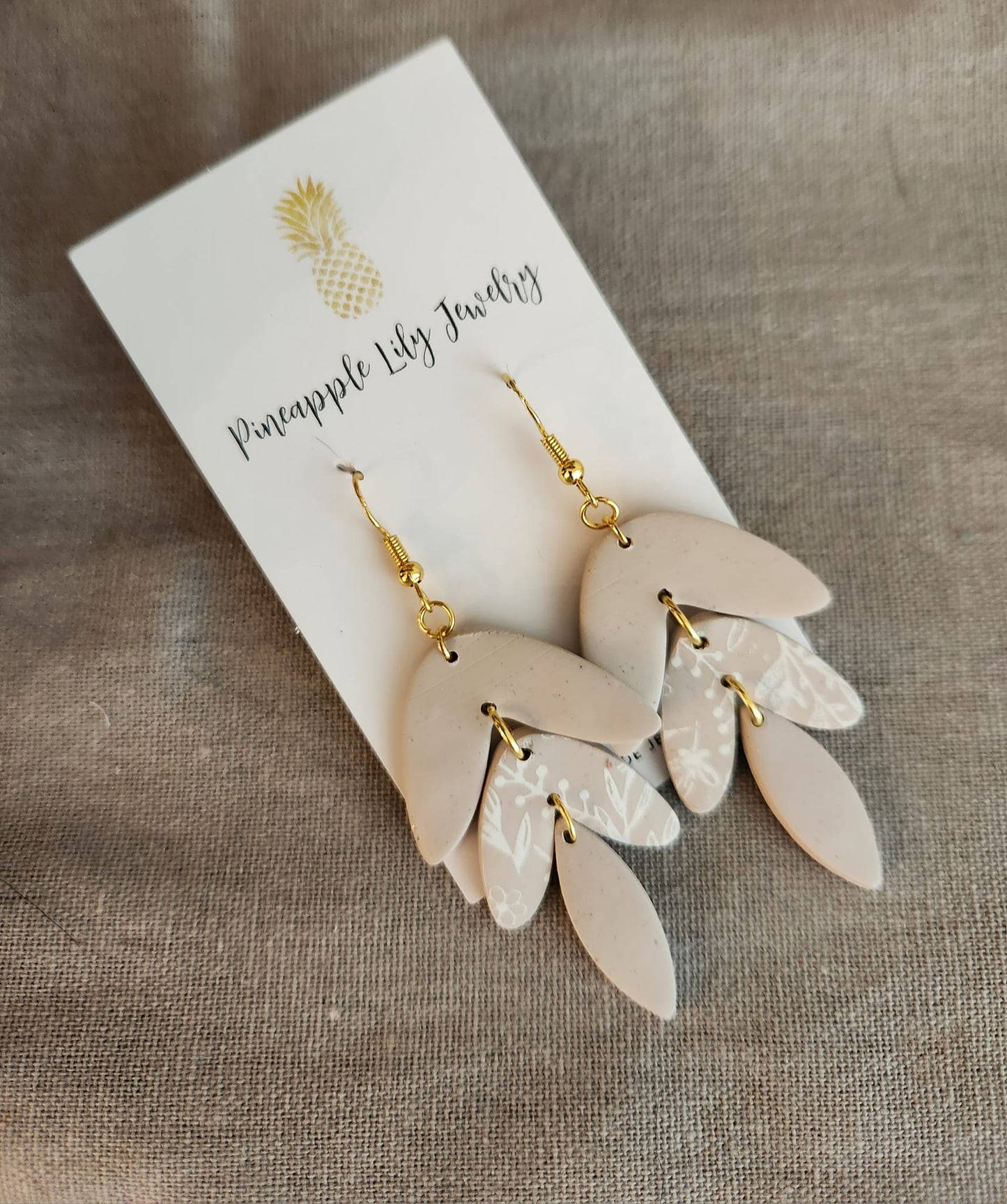 Neutral trio Dangles