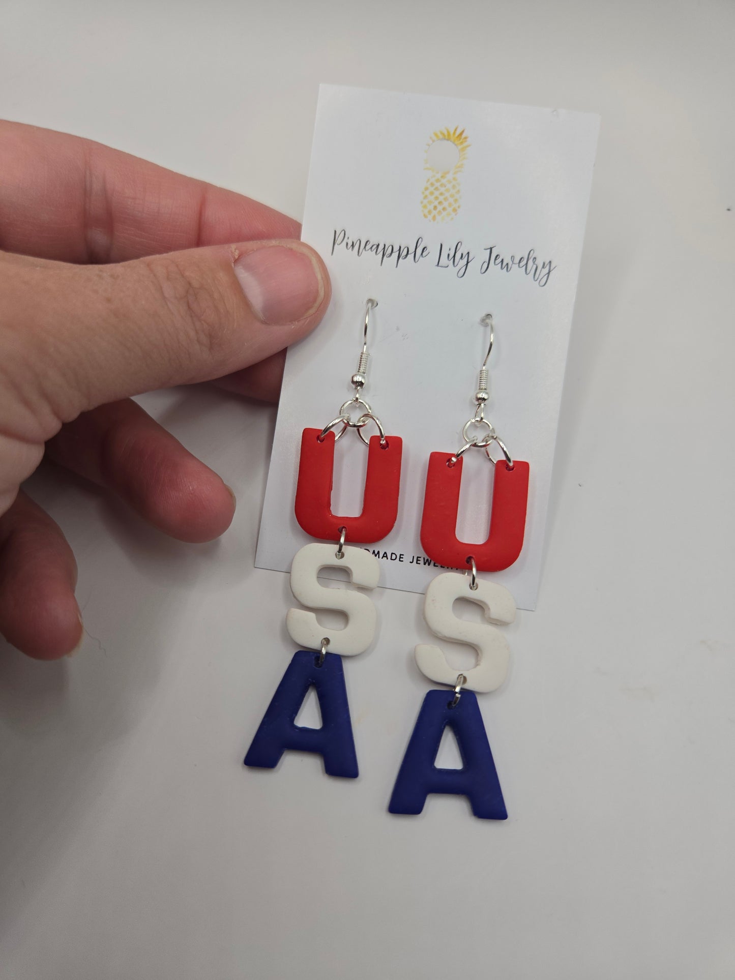 USA dangles