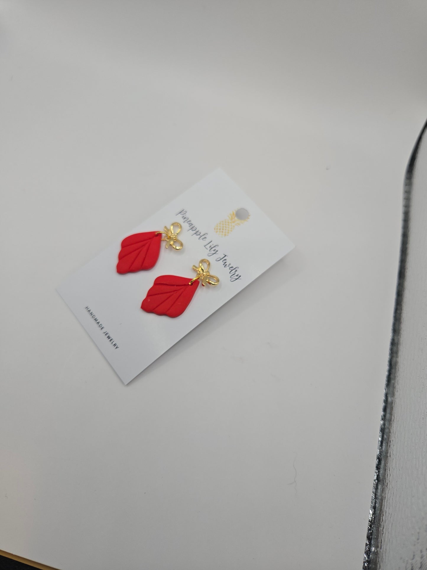 The "Daphne" dangles