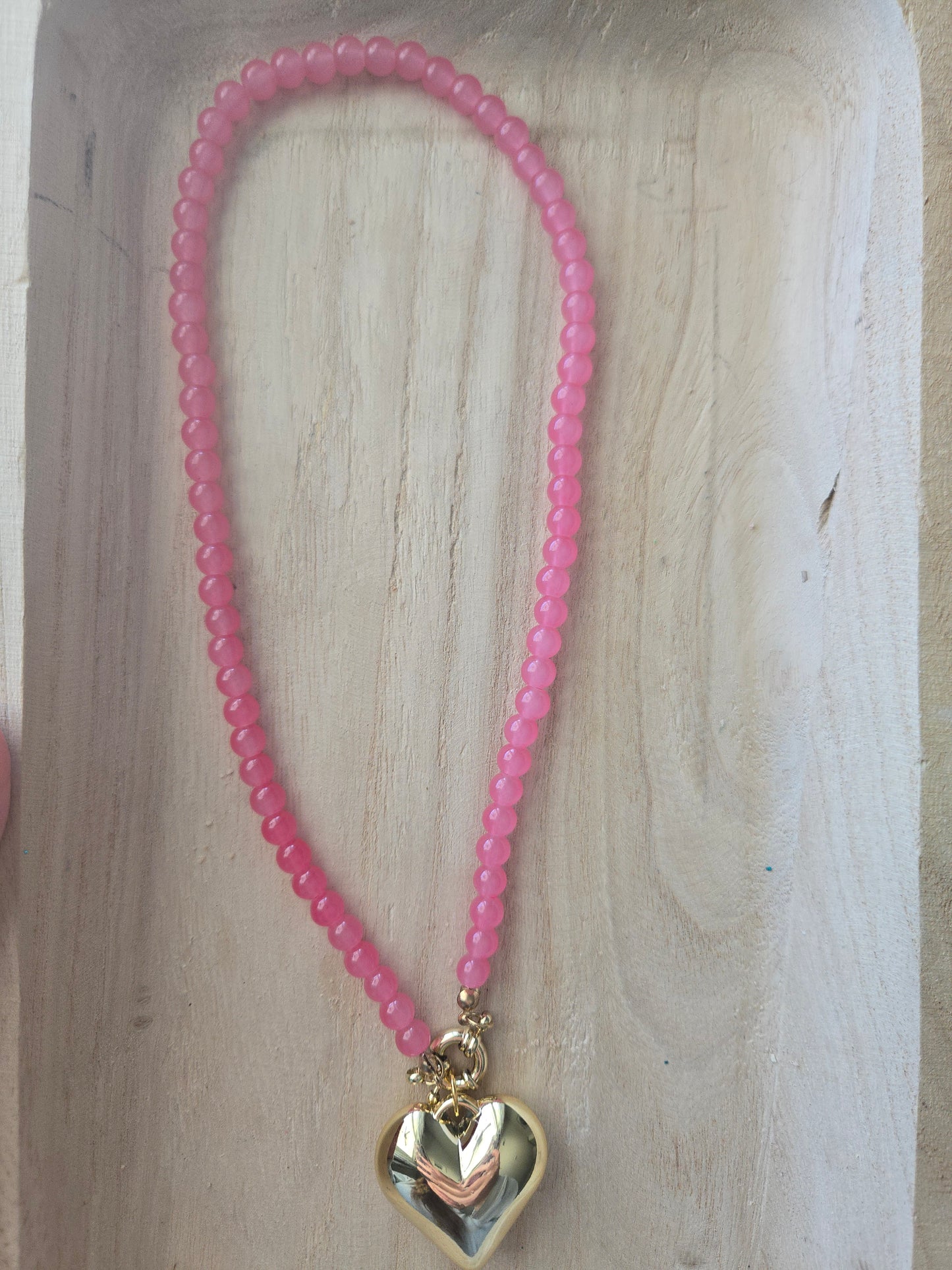 Beaded necklace with heart