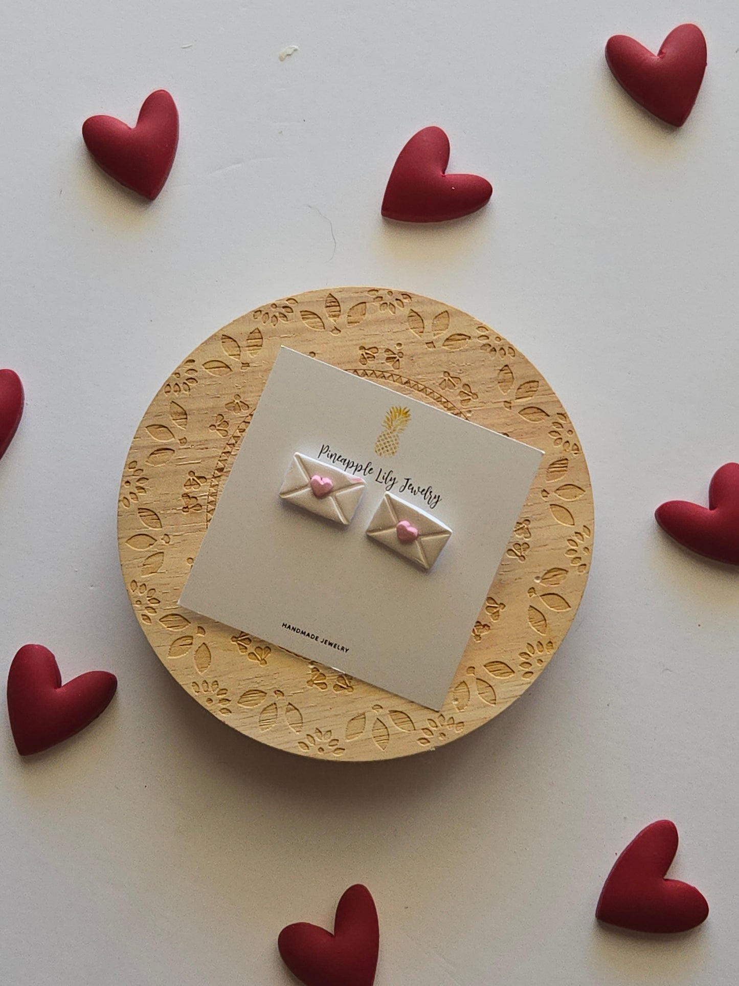 Love envelope studs š