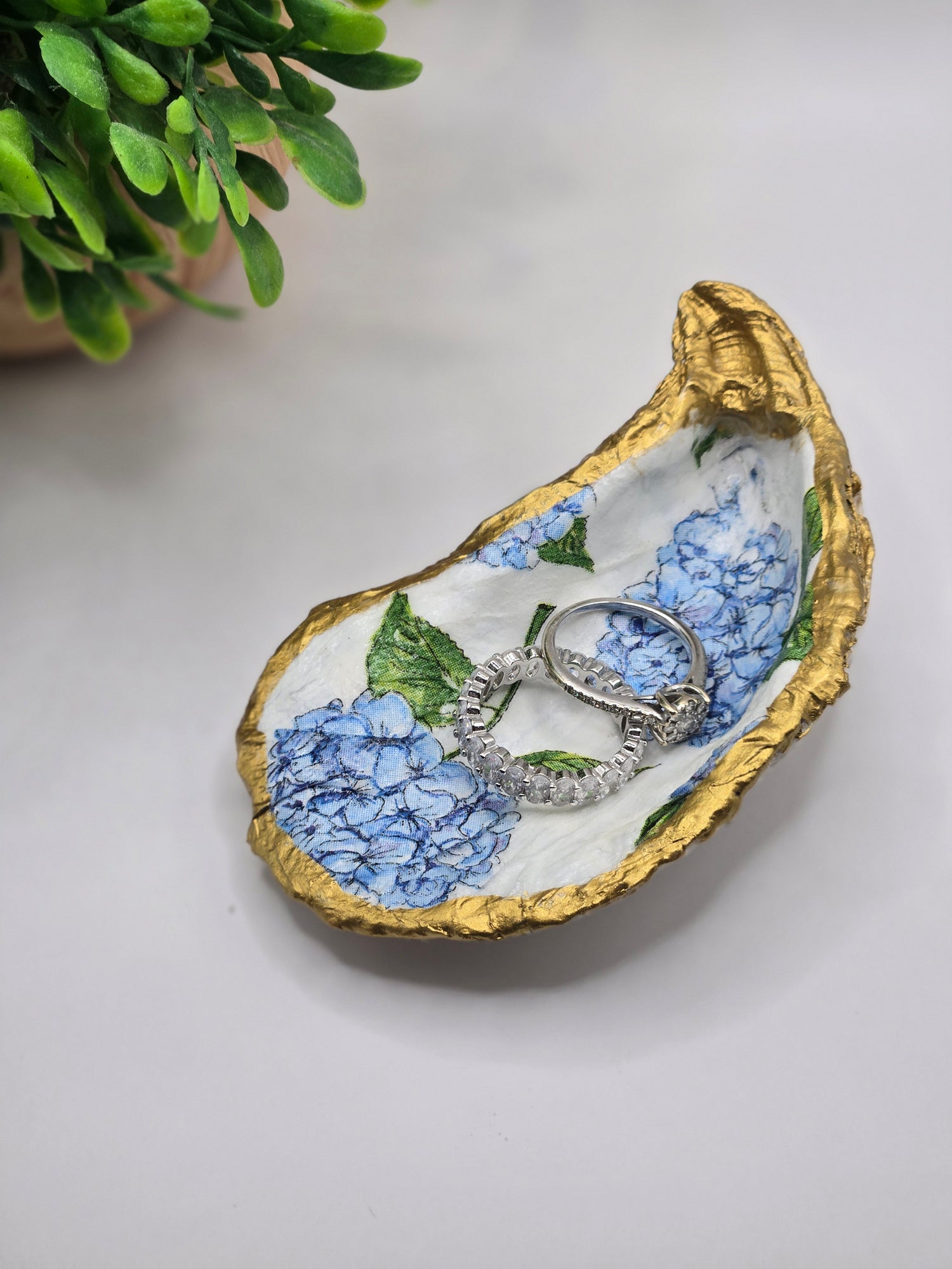 Oyster shell gifts