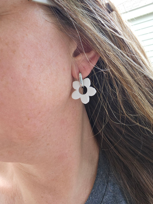 Interchangeable hoop earrings