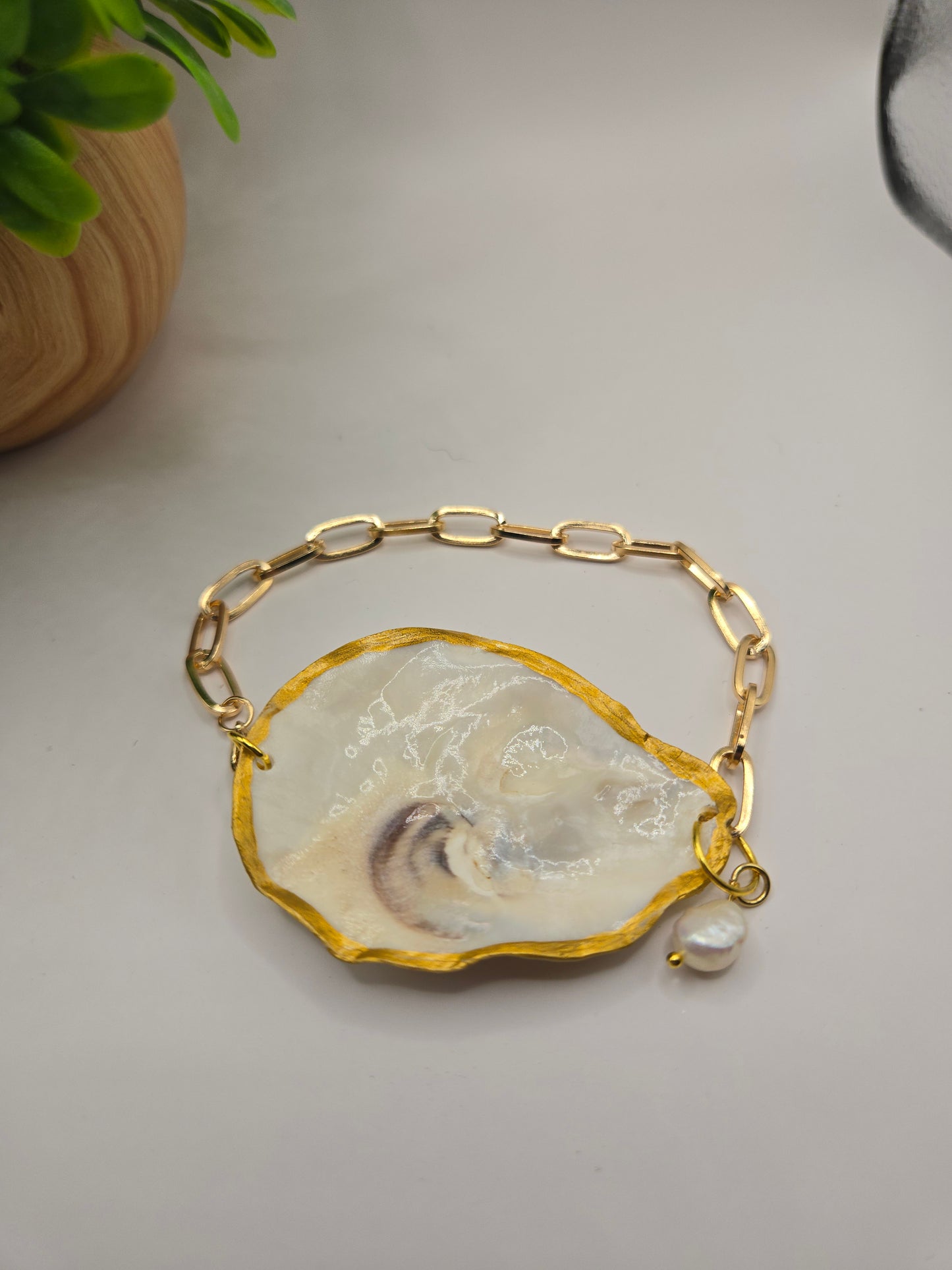 Oyster gold plated bracelet