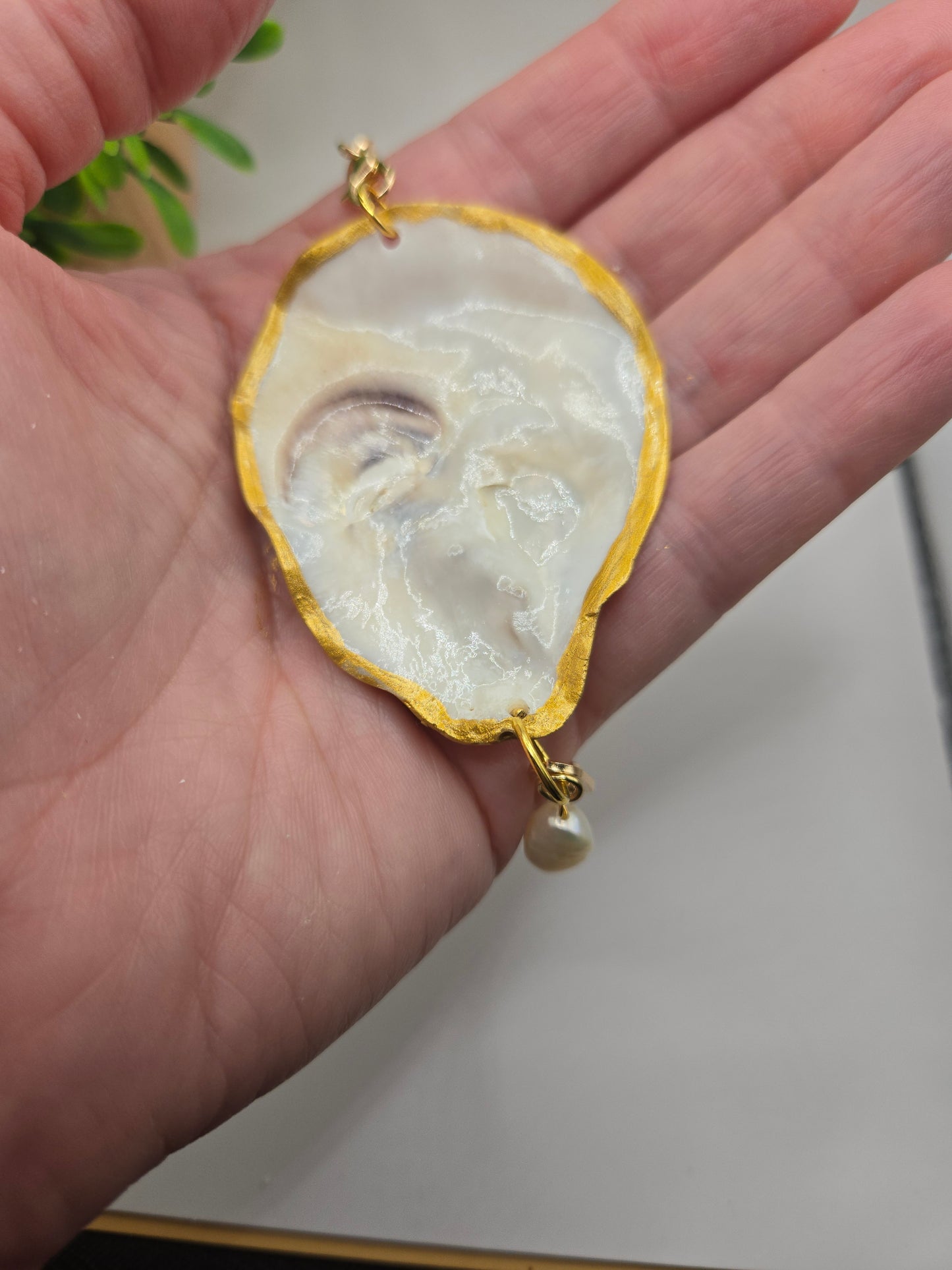 Oyster gold plated bracelet