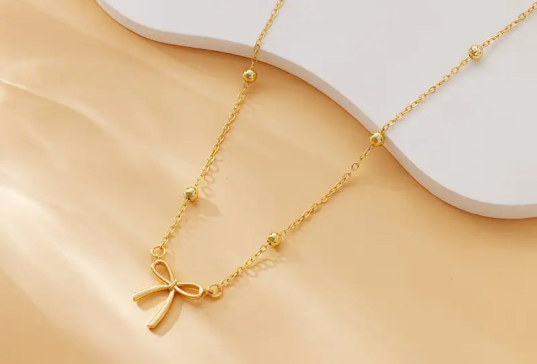 Bow necklaces