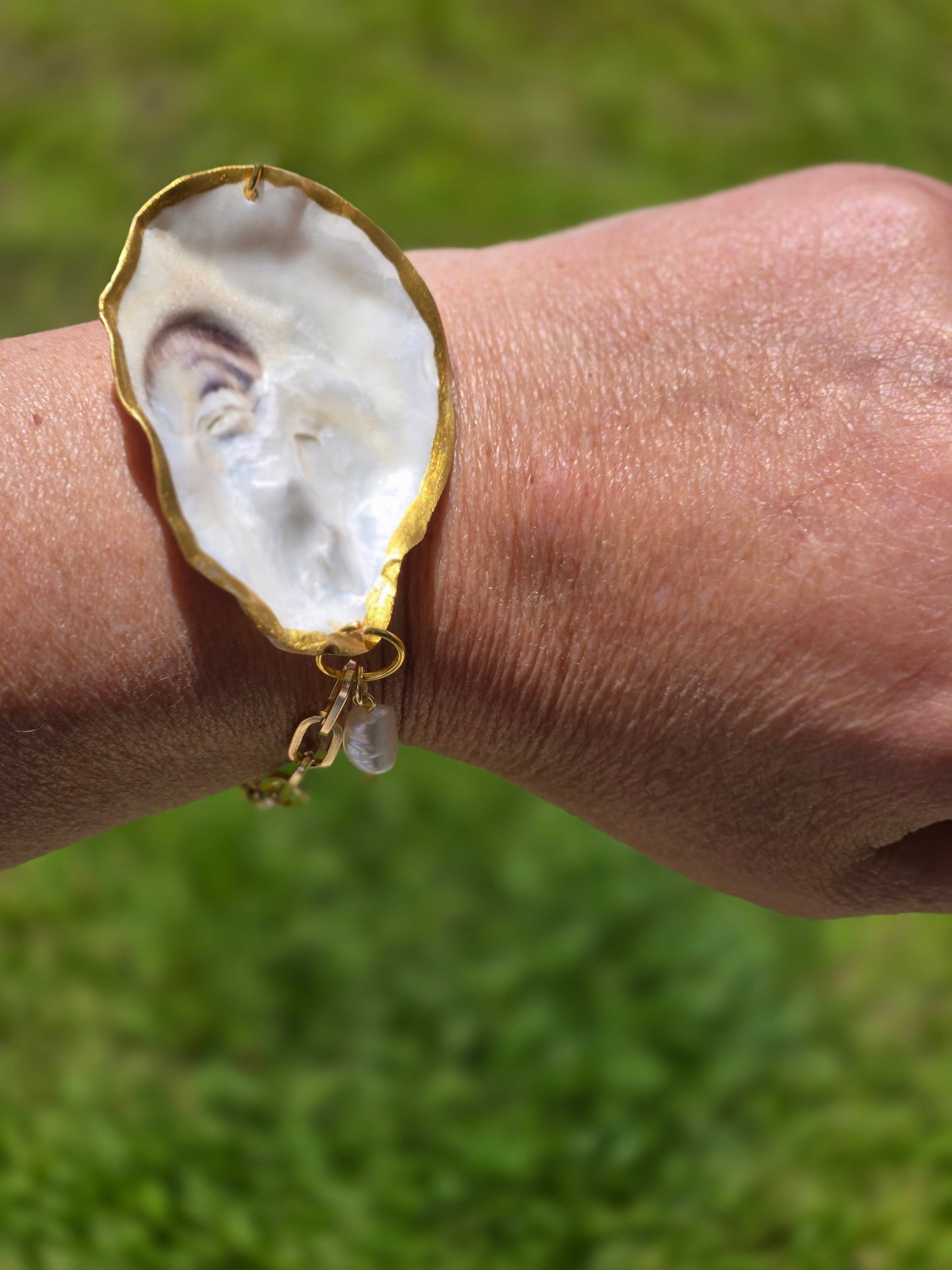 Oyster gold plated bracelet