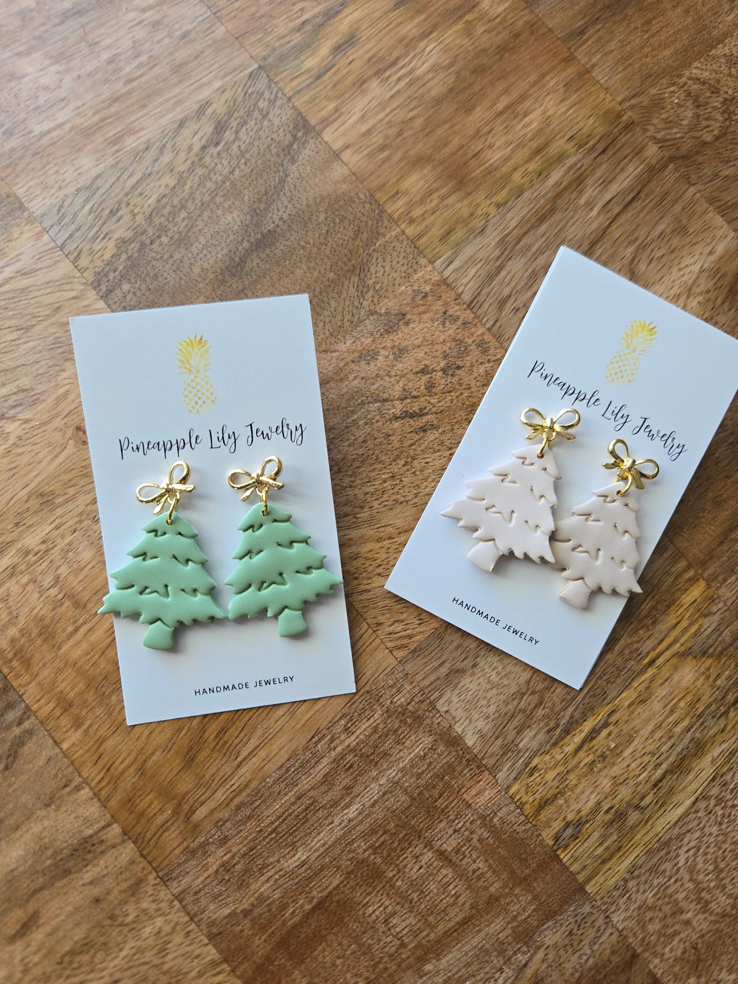 Boho Christmas tree with bow posts