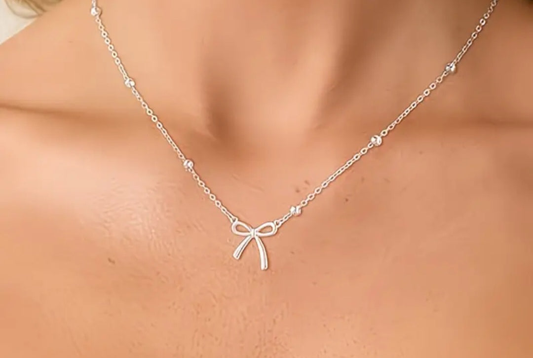 Bow necklaces