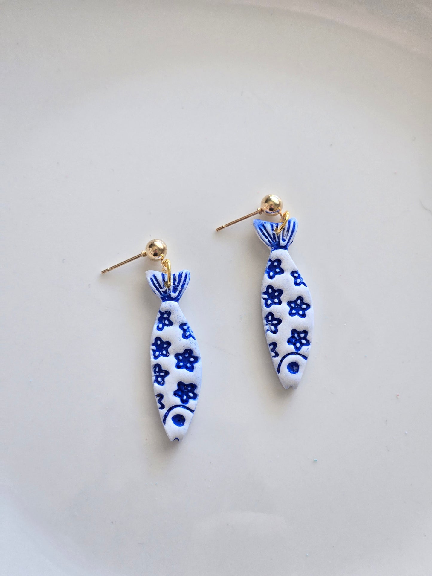 Blue and white Fish