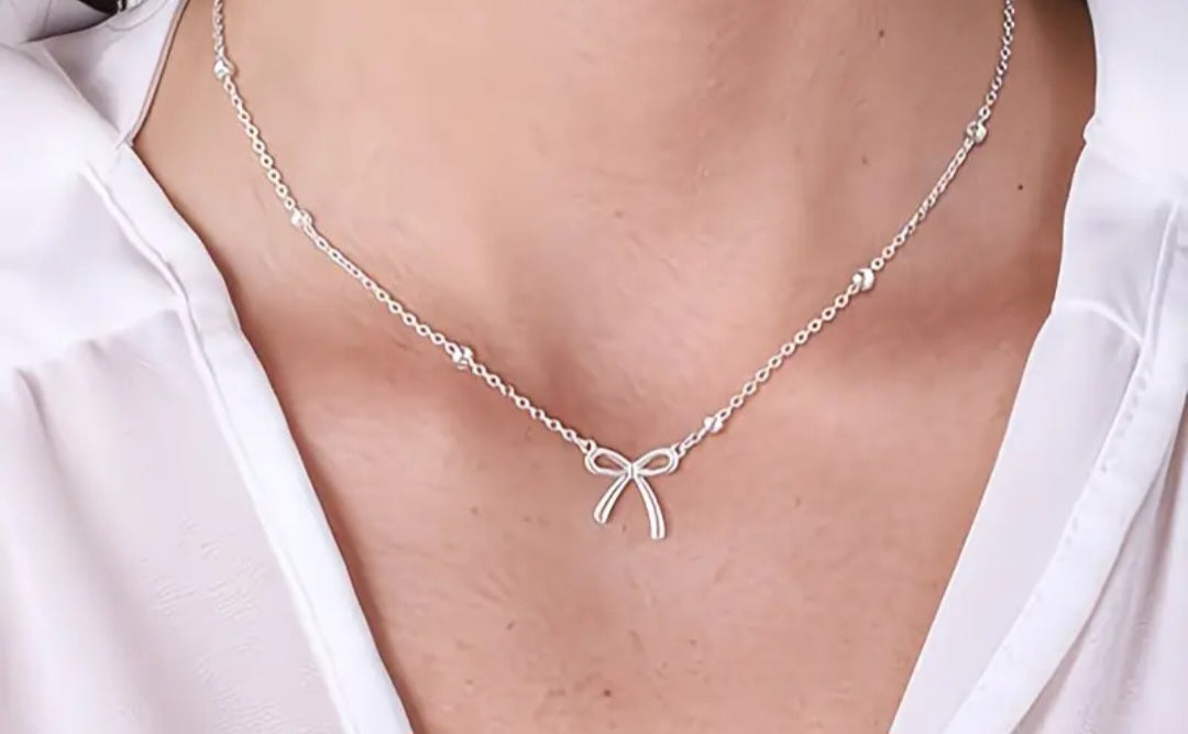 Bow necklaces