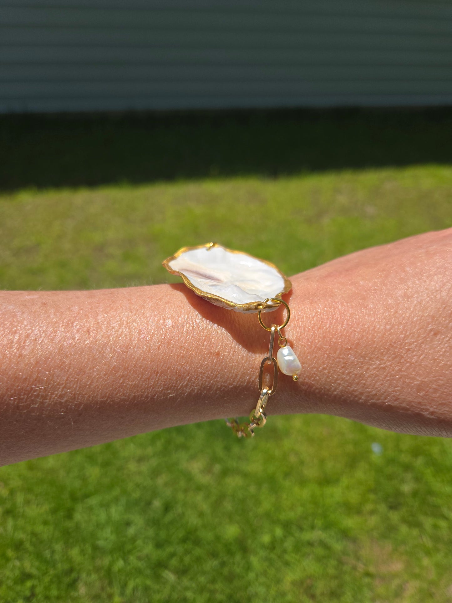 Oyster gold plated bracelet